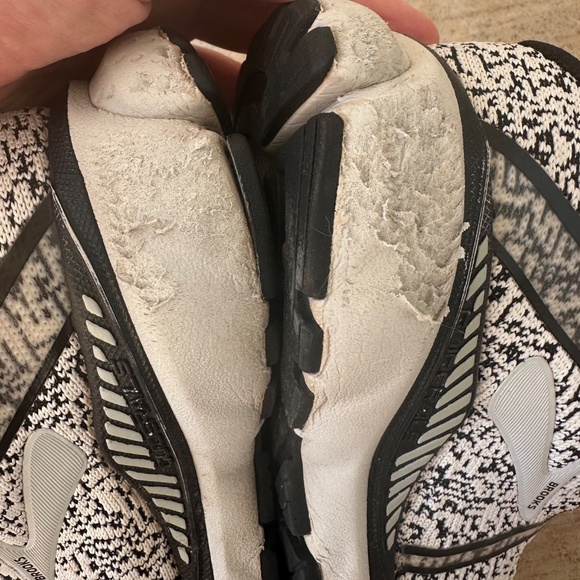 Brooks Adrenaline GTS 20 Sneakers Running Shoes Womens 7 Black White Trainers - Picture 7 of 10